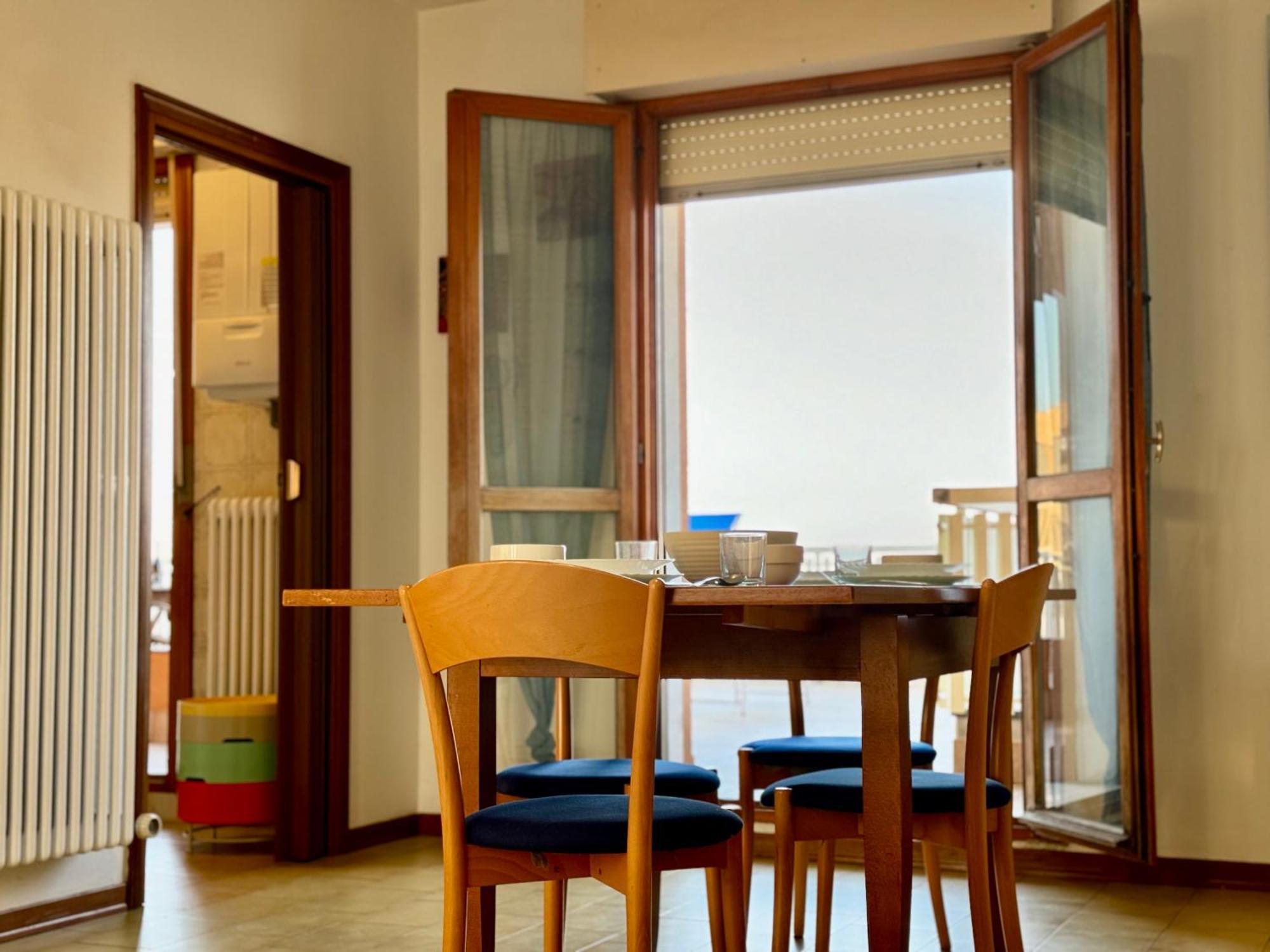 82, Attico Leonardo Apartment Лидо Адриано Екстериор снимка